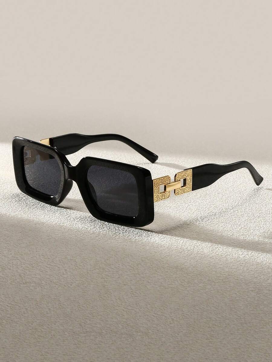 Óculos de Sol com Detalhe Dourado Lateral