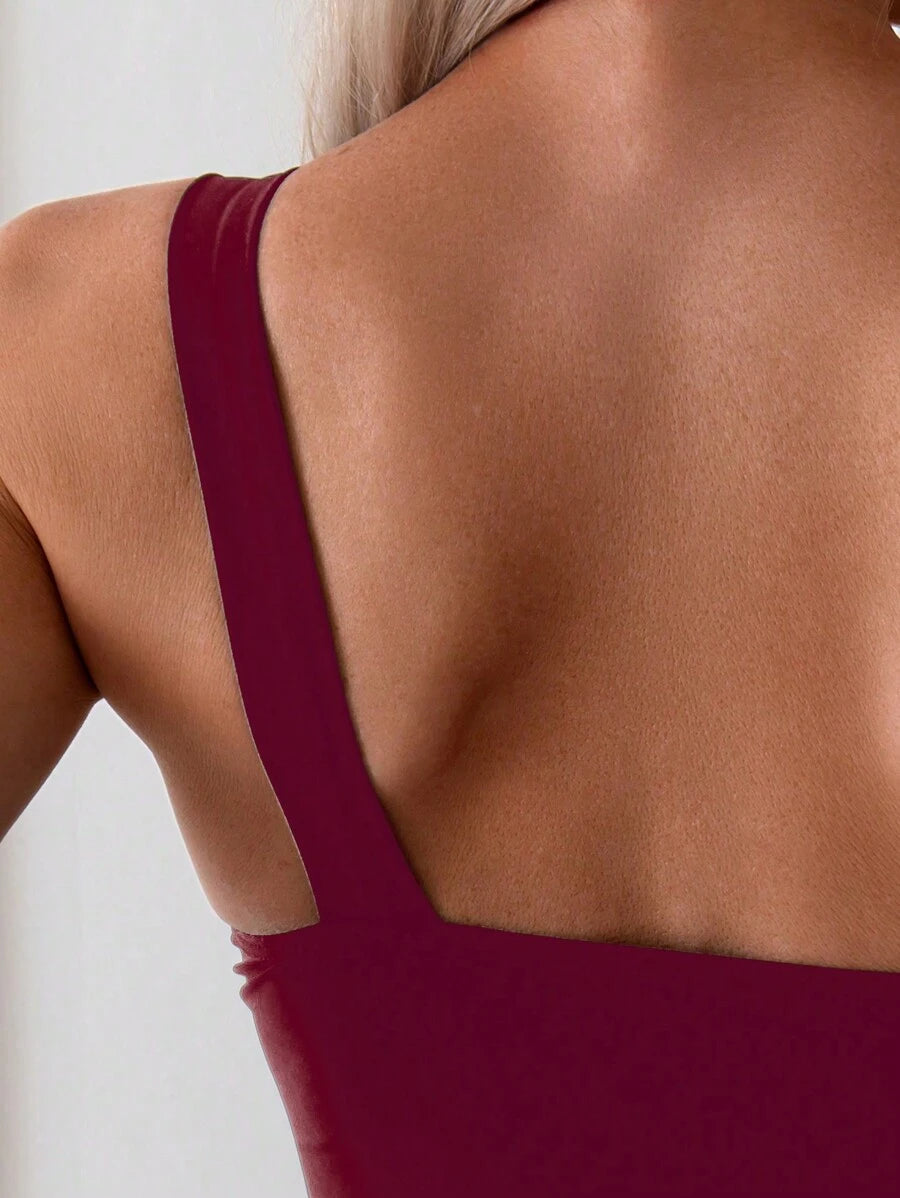 Maiô sofisticado Ombro Único com Detalhe Dourado