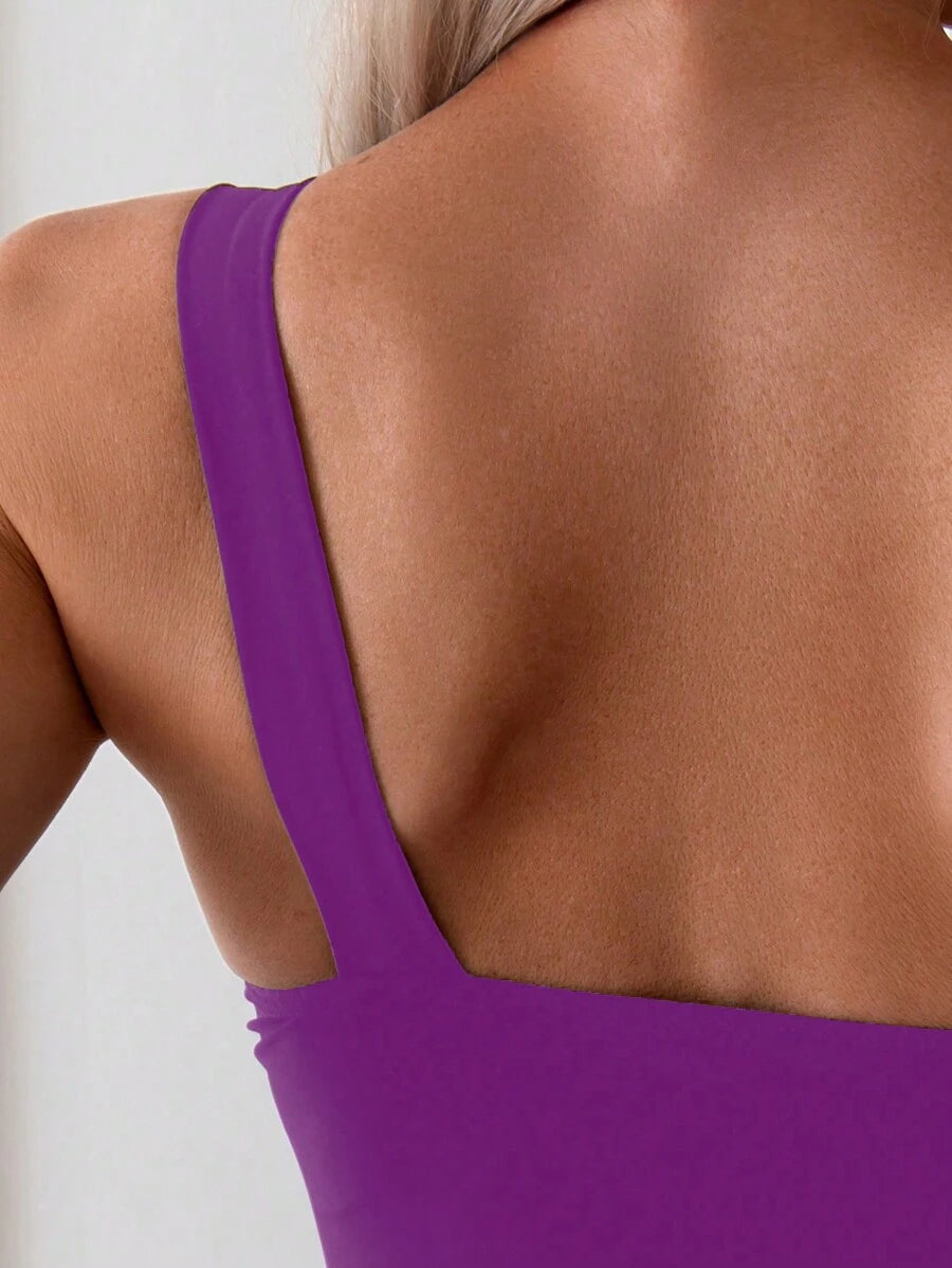 Maiô sofisticado Ombro Único com Detalhe Dourado