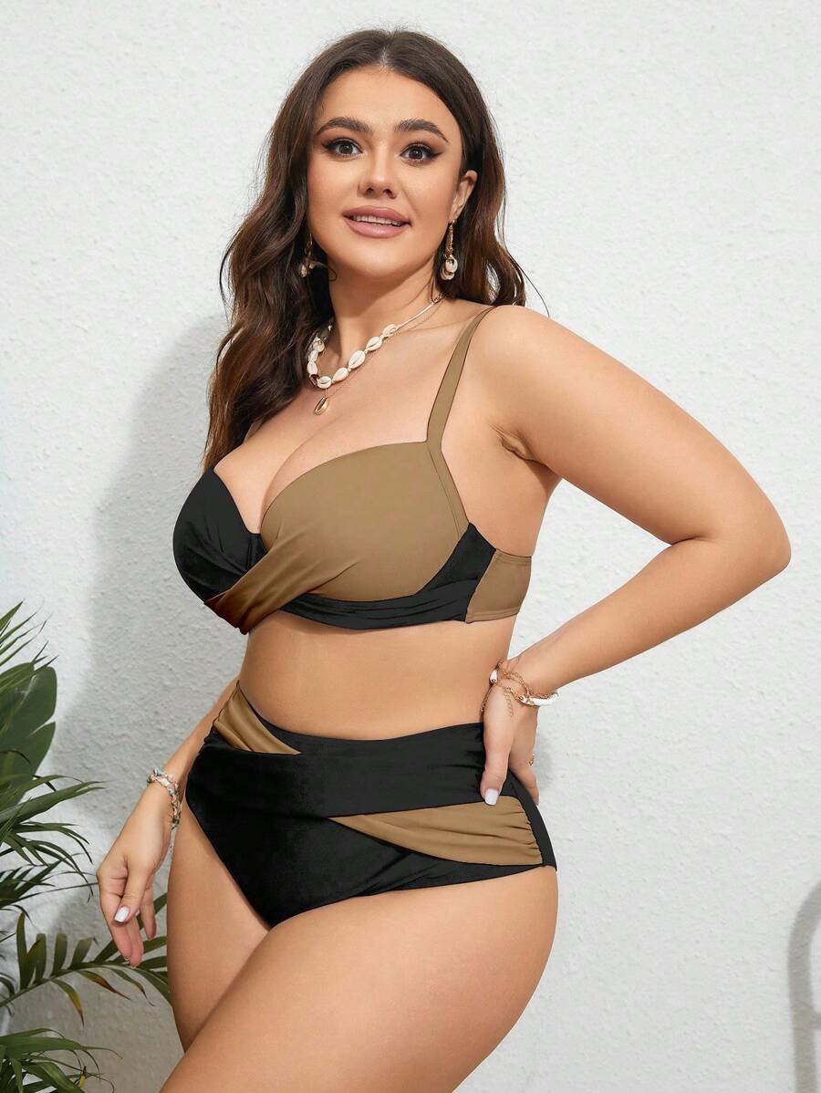 Biquíni Plus Size Contrastante