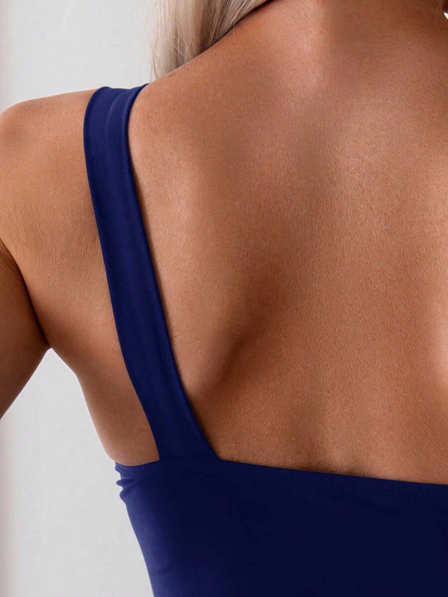 Maiô sofisticado Ombro Único com Detalhe Dourado